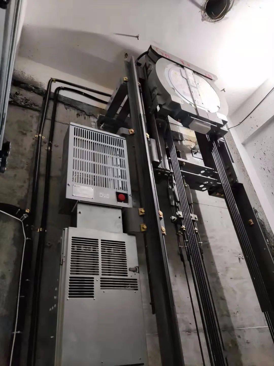 创业失败电梯安装工又回来了