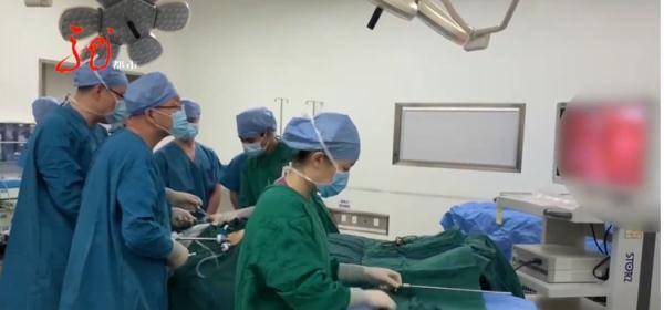 手术|男子肚子大得像怀孕！医生震惊：足足有22斤