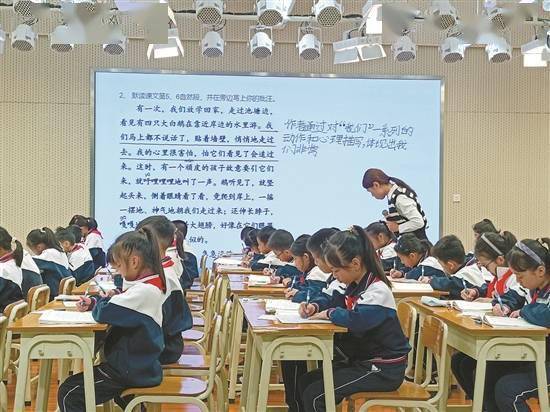 实时|广州多个小学试点 “智慧纸笔”裨益多大？