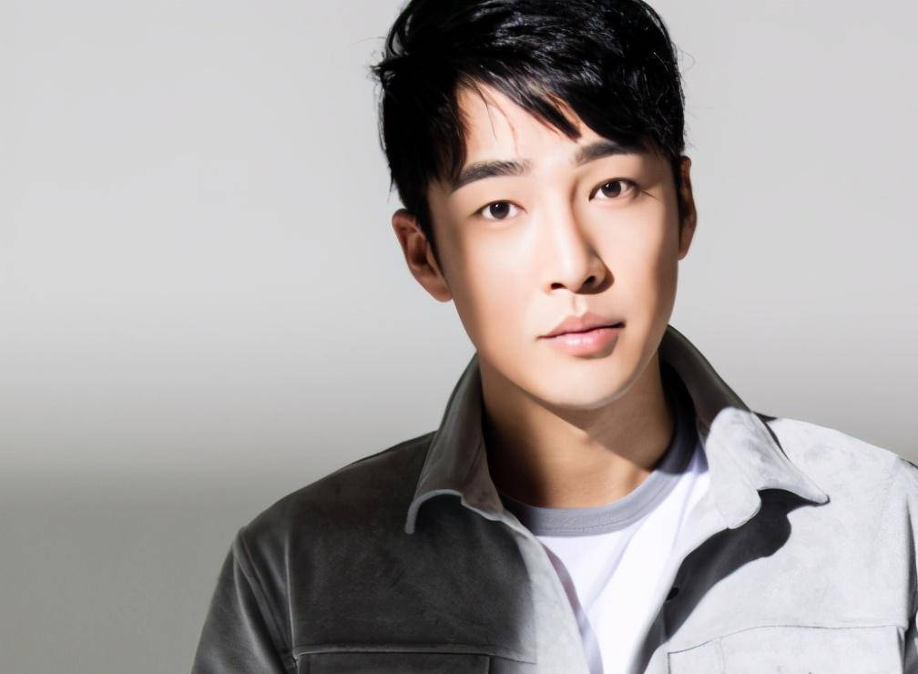 每演一个角色都是体验一种不同的人生他是演员邹廷威