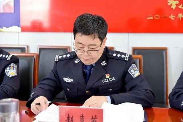 区委常委宣传部长杨卫兵一行到丛台分局巡听理论中心组学习会