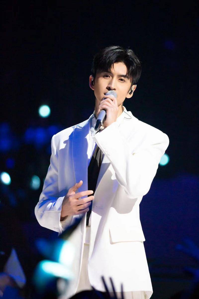 张云龙参加披荆斩棘的哥哥让我追星成功