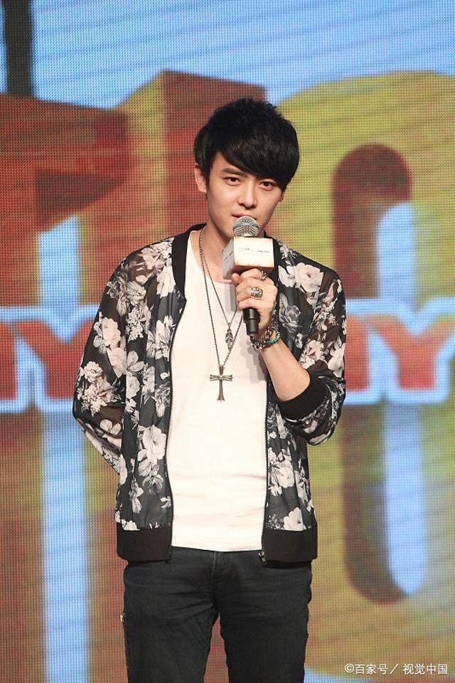 付辛博现役法拉利 来自搜狐网