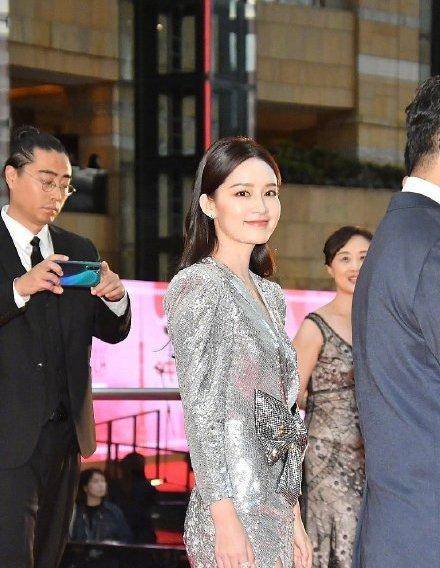 迦罗娜：联盟还是部落？混血兽人的苦难与迷惘加罗娜
