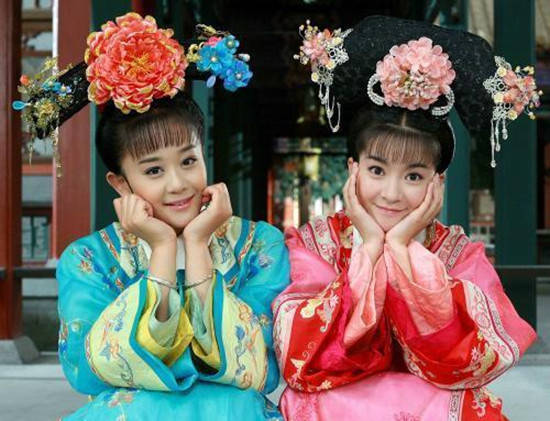 海陆李晟合体拍闺蜜照相差一岁差距大网友紫薇眉毛怎么了