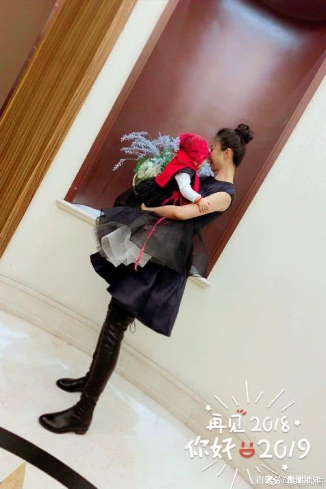 王骏迪母女合影