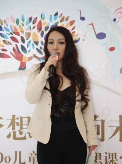 沈娜:逆生长!40岁容颜似20岁,曾未参加沈腾婚礼,因讨厌弟媳?