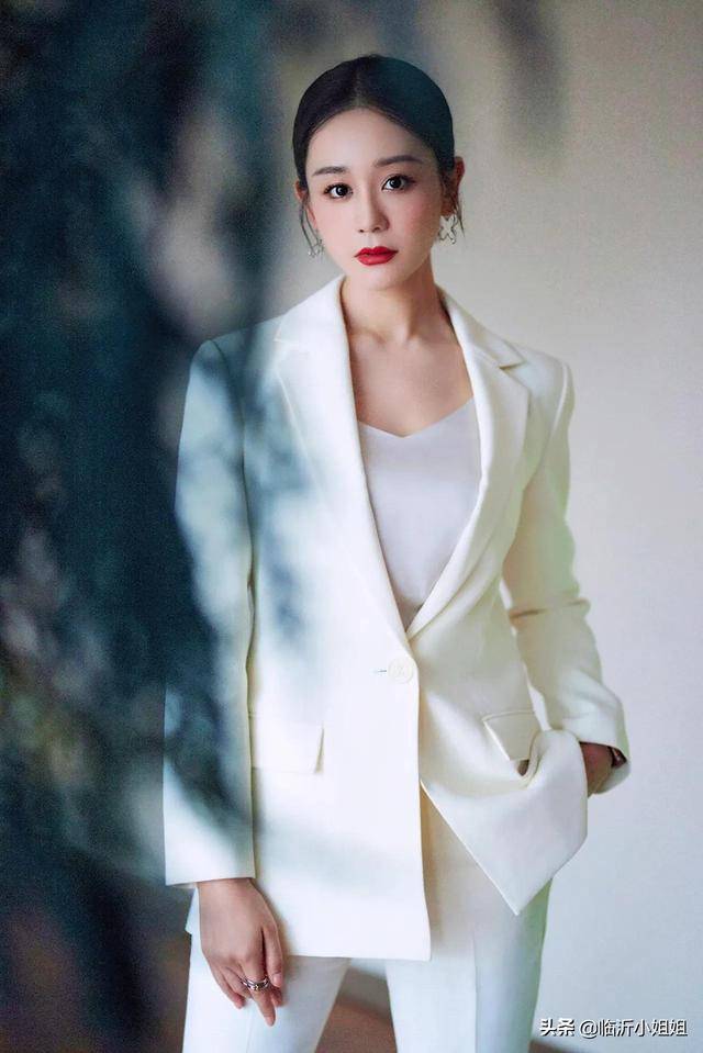 海陆拥有温婉淑女的邻家女孩形象性感动人的气质也无可挑剔