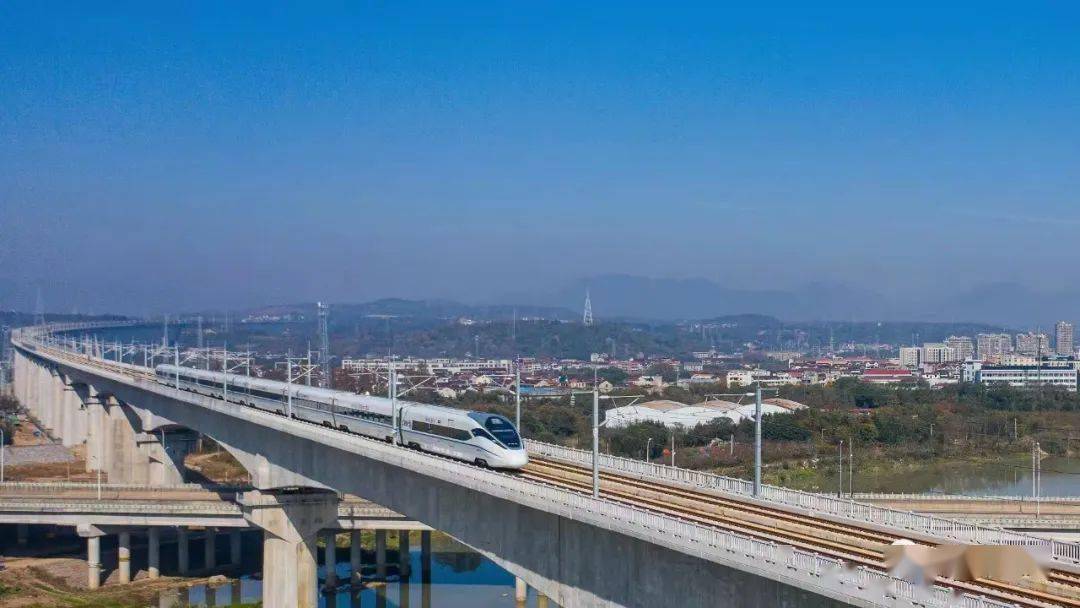 杭绍台铁路顺利通过初步验收,新昌人马上可以.