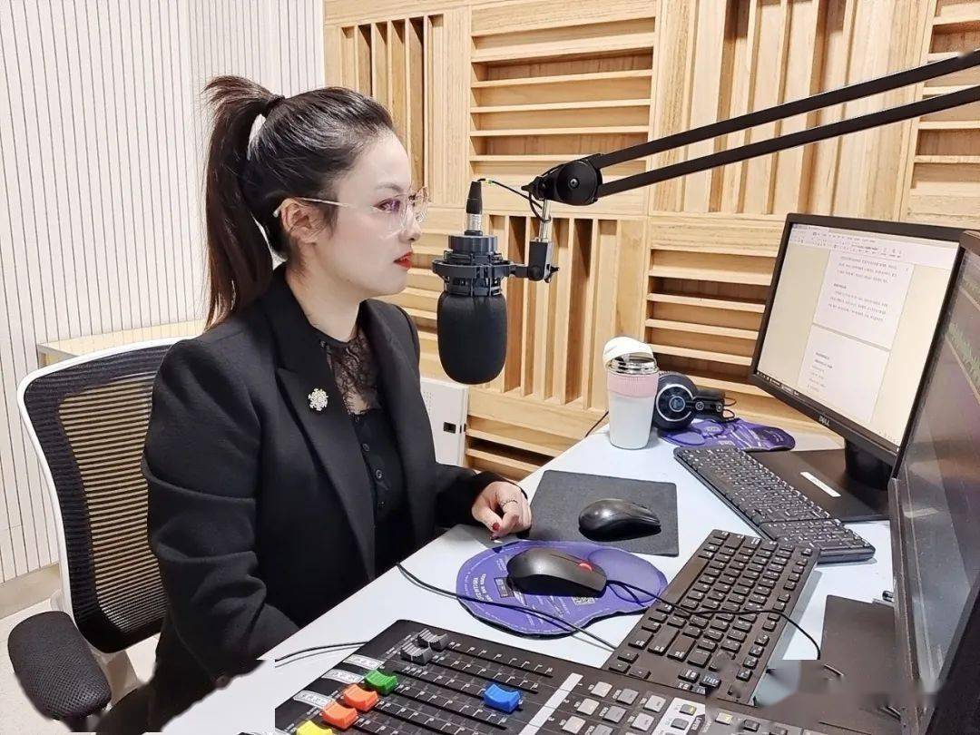 101朗读者杨芊在朗读中成就一次心灵的洗礼