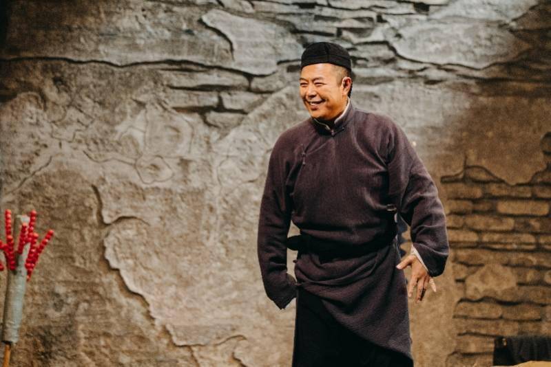 张铁林|“铁三角”再现:张国立王刚张铁林同台演绎《断金》广州上演