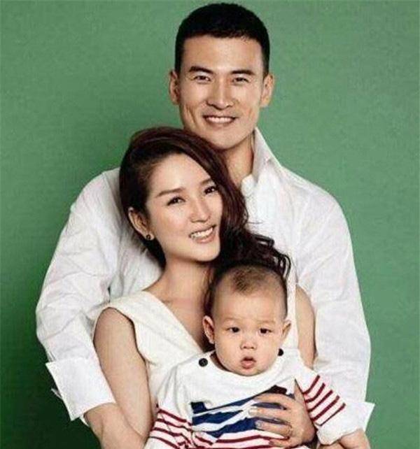 何洁畅想跟刁磊晚年环游世界 沈凌:你四个孩子将来孙子够你带