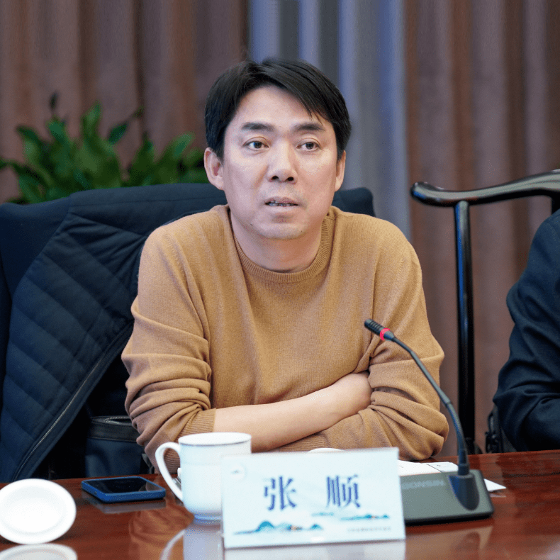 上兴镇党委副书记,镇长孙龙斌首先代表溧阳经开区对江苏佰达旺实业