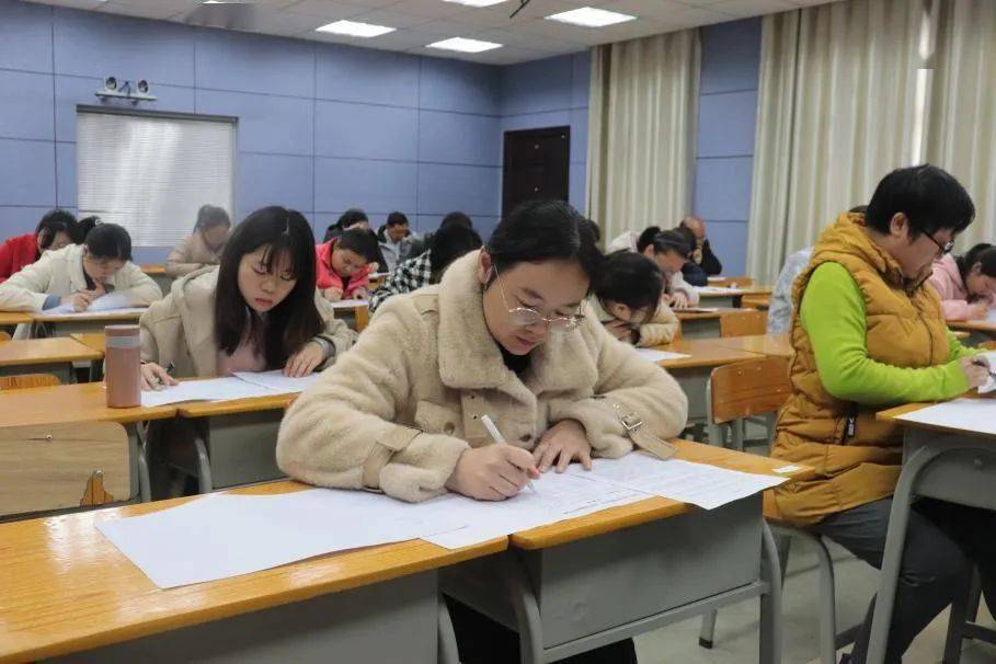 【"双减"在行动】赣县二中:作业现场设计大赛助力"双减"提质增效_半节