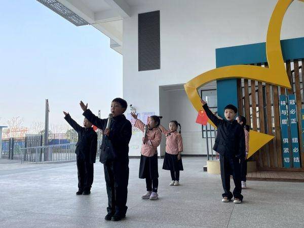 在玫瑰园润泽小学,阅读是学生每天的必修课.
