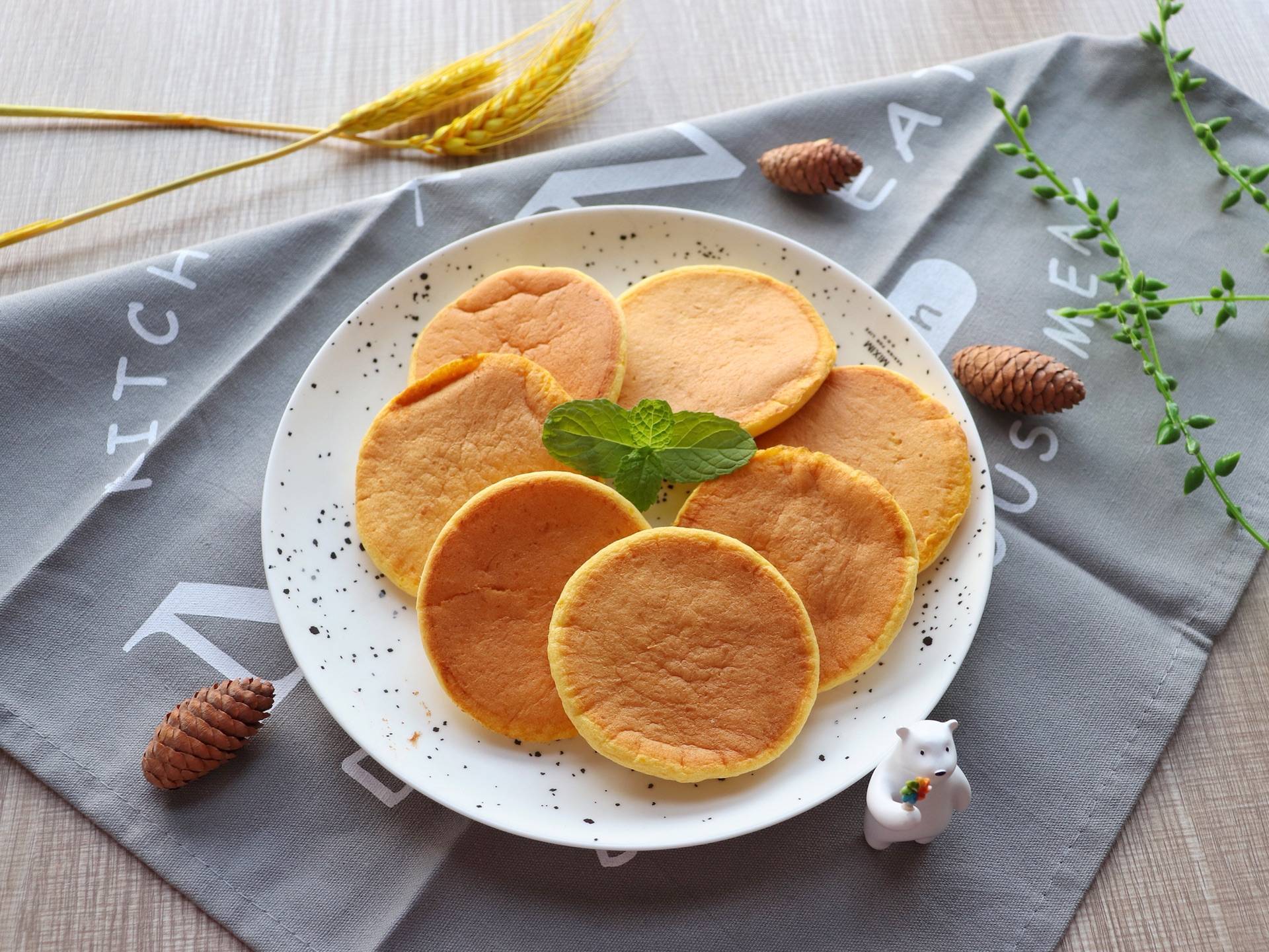 南瓜不炒也不炖,蒸一蒸做南瓜小蛋糕,松软可口,比买的好吃_食材_面糊