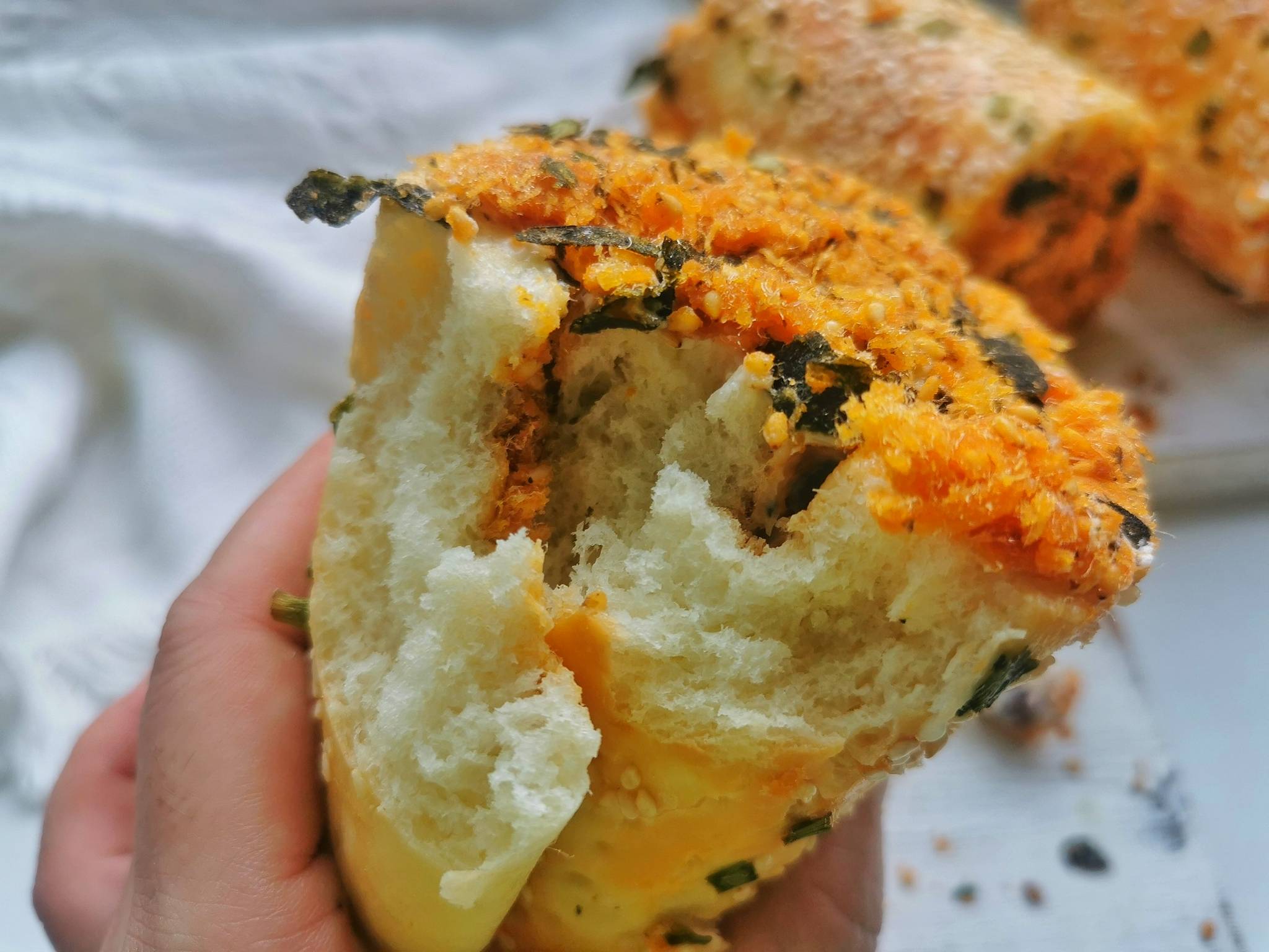 教你一道香葱肉松面包卷 蓬松软嫩 鲜香诱人 甘甜美味 步骤 沙拉酱 过程