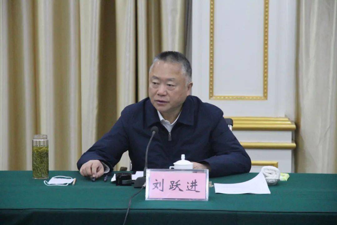 在听取了许昌市委关于政法队伍教育整顿工作汇报后,刘跃进对许昌市