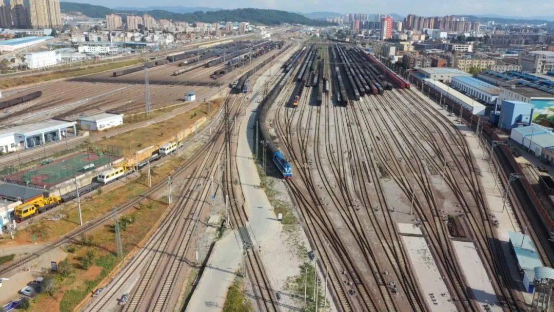 昆明东站提前23天完成全年主要运输生产任务