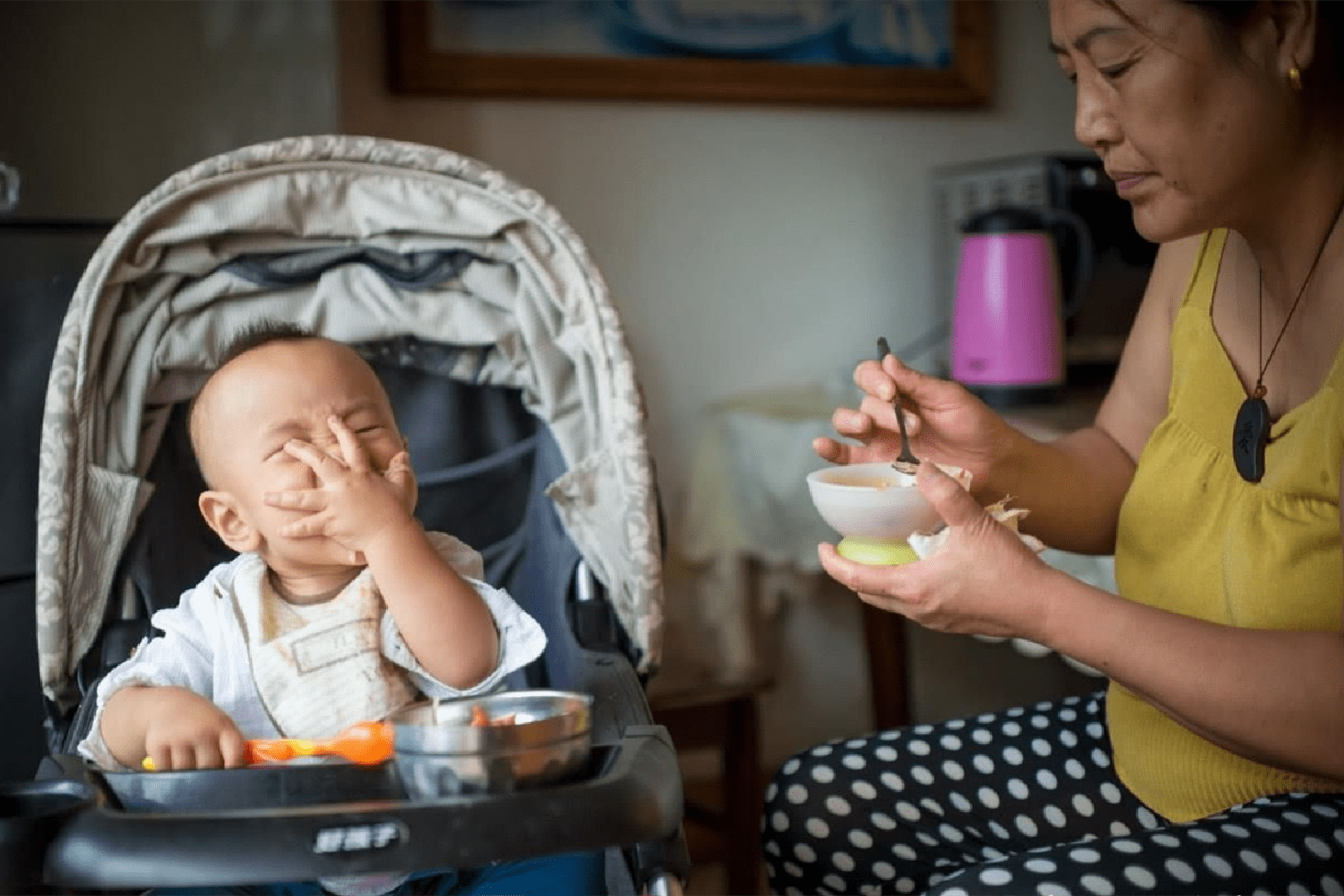 面包|孩子早餐喝粥不健康？奶奶煮粥被宝妈嫌弃，专家却称赞对娃发育好