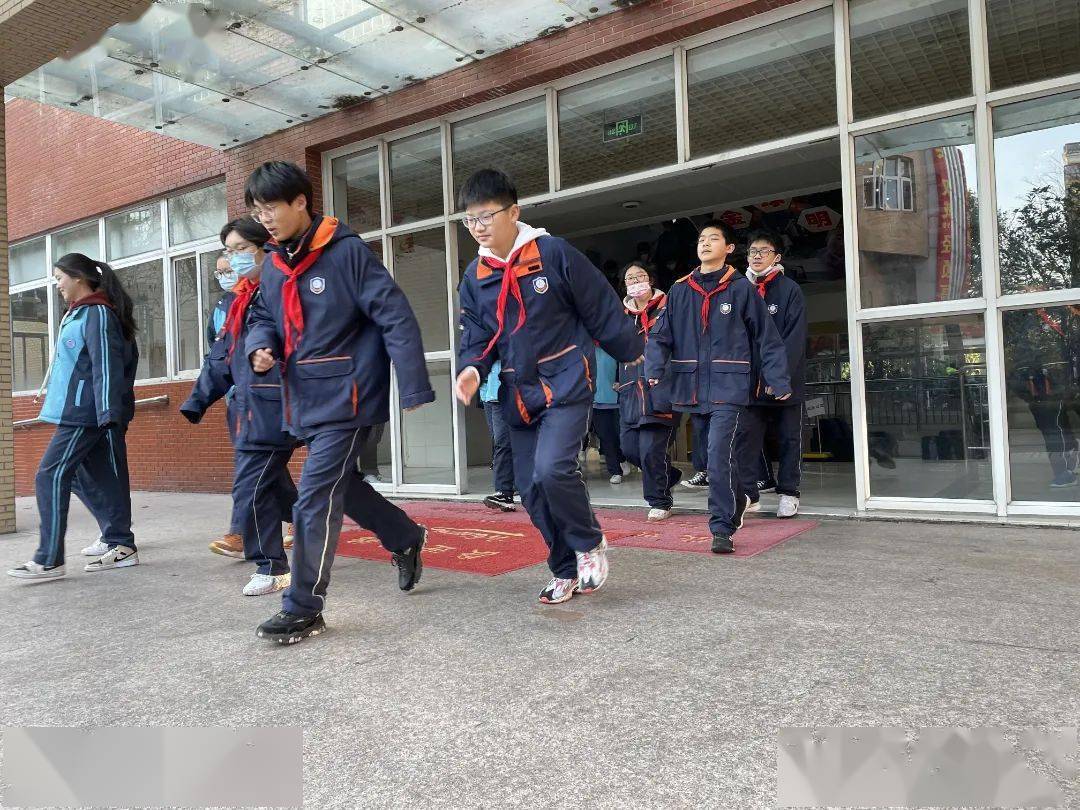 校园安全全校齐动员共筑消防安全防火墙上海市宝山区杨泰实验中学2021