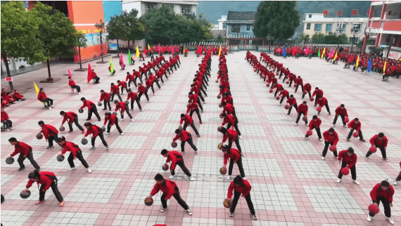 刘勤兵|太酷炫！这所山乡小学的篮球课间操火了