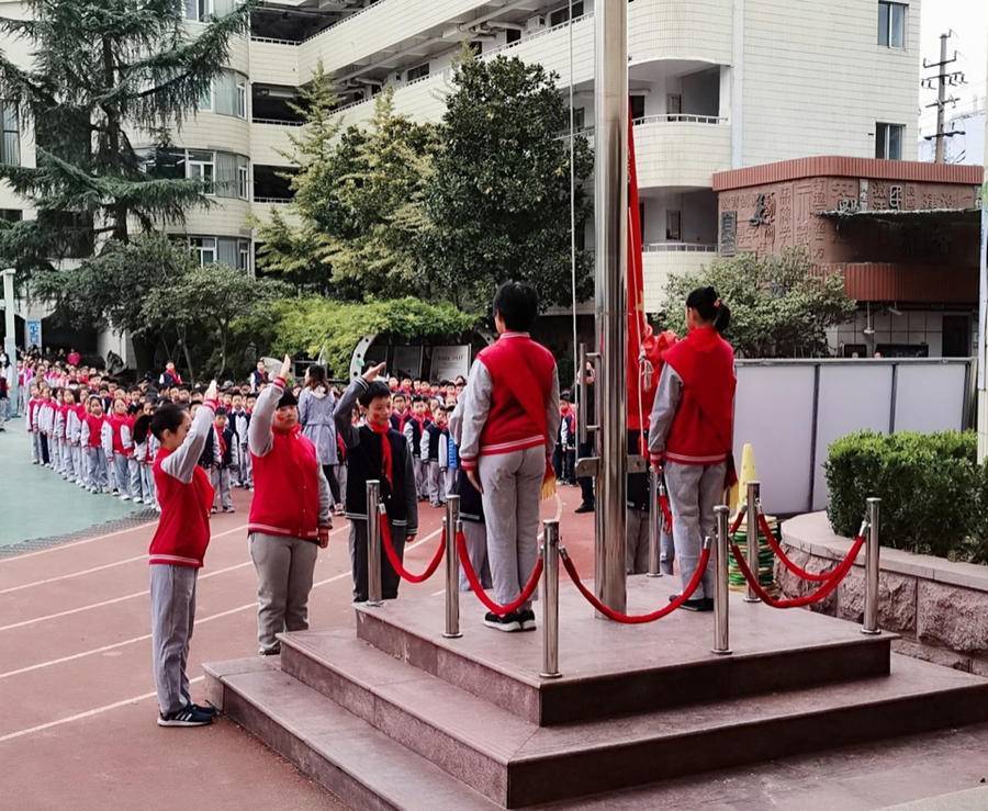 请党放心 强国有我—济南市经五路小学举行主题升旗仪式_国歌_中华