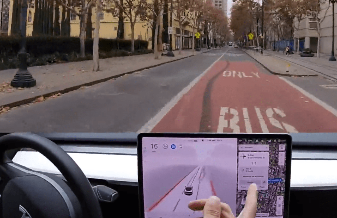網友曝新版特斯拉fsdbeta仍有巨大隱患地圖延遲車輛駛入公交車道等
