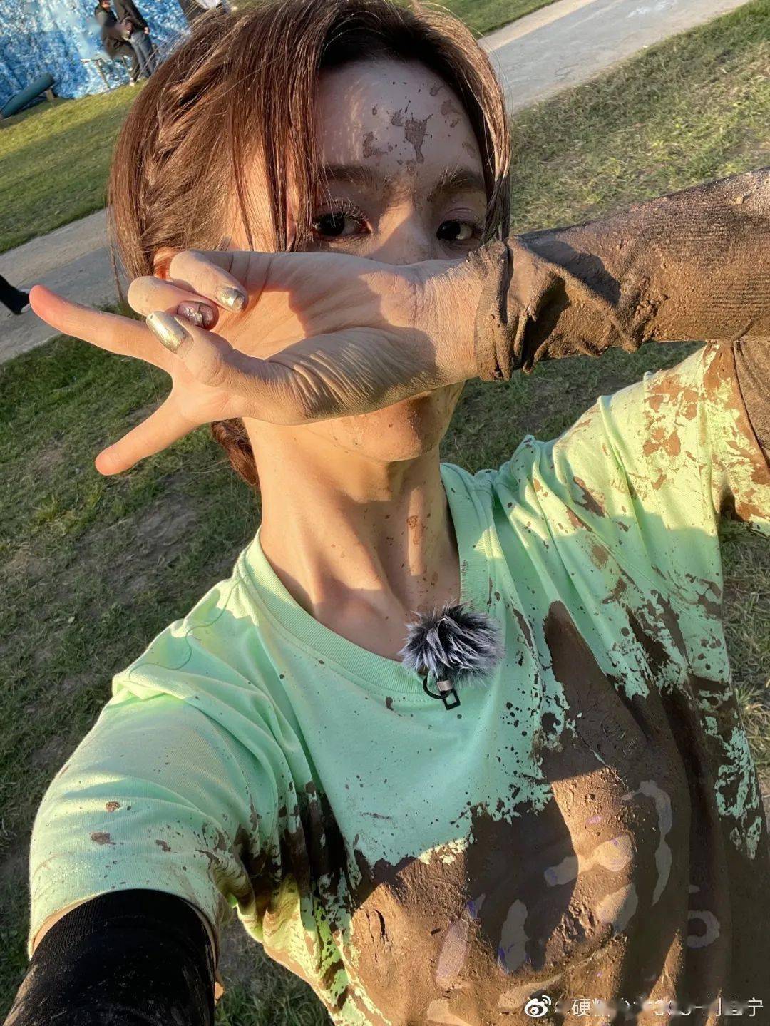 plog刘些宁港风泳池plog艳惊四座，如何抵抗妆容天敌？