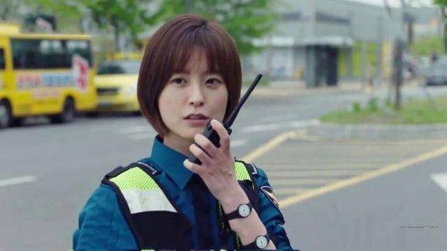 韩剧live整个剧很压抑也很真实笑中带泪苦中带甜