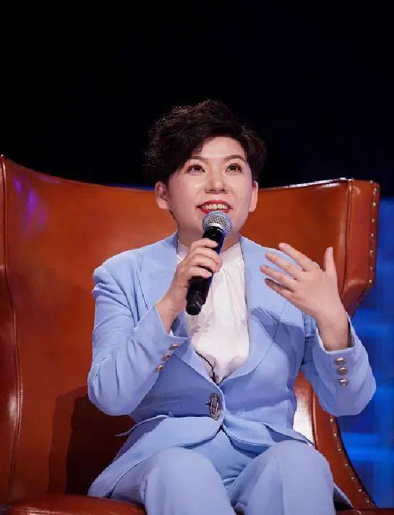 什么|《追光吧》花重金请来邓亚萍，不是要取代金星，背后另有深意