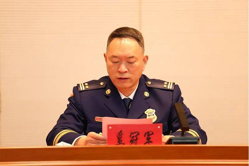 5名消防员告别"火焰蓝"奔赴新征程_朱亚明_管理工作_人生
