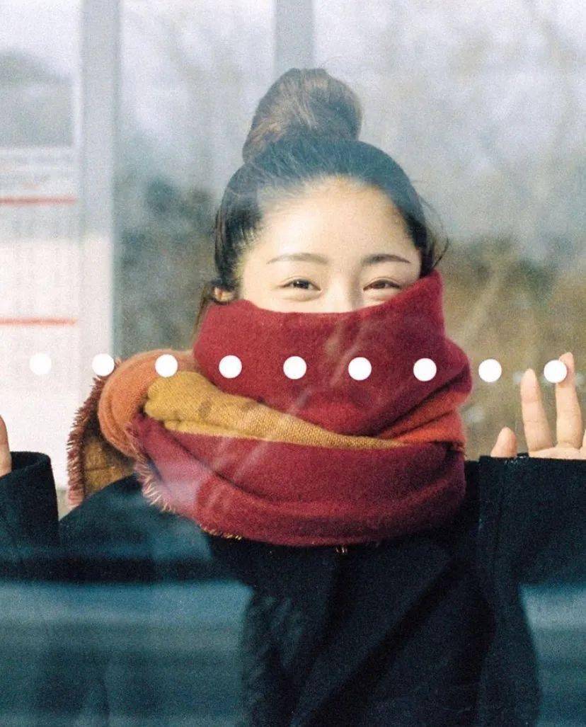 扯扯毛衣领子/袖子围巾裹住脸