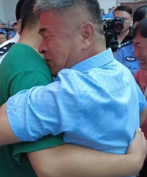 郭刚堂夫妇和郭新振短短认亲仪式结束后,就各自回家了,真的像走亲戚一