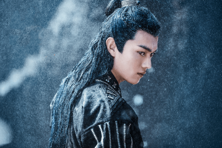 招摇花絮白鹿教许凯刮鼻子甜蜜互动白鹿看许凯的眼神超有爱