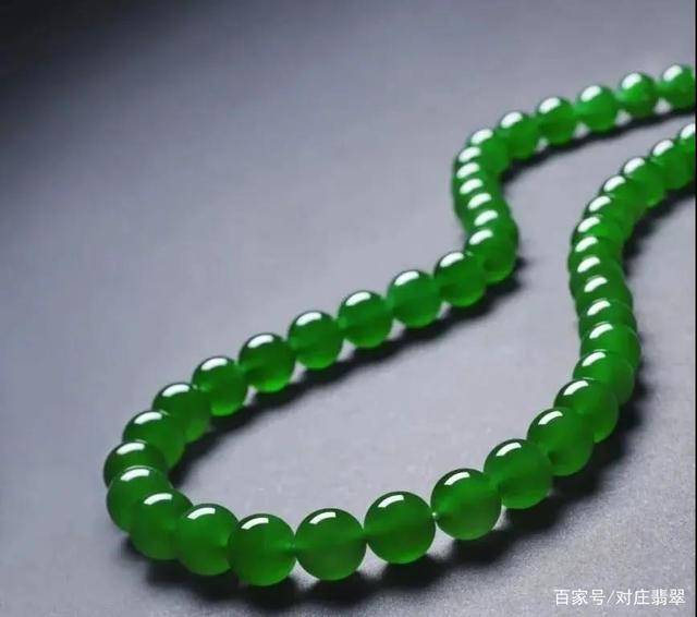 2020苏富比香港秋拍,再现天价翡翠珠链,6296万成交,史上第7名_钻石_珠子_拍品