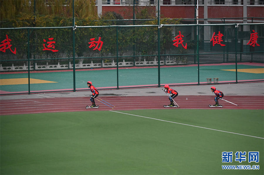 训练|河南沁阳：“轮滑少年”备战冰雪嘉年华