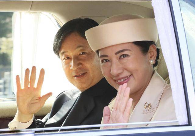 在日本国内天皇和首相究竟谁的权力最大