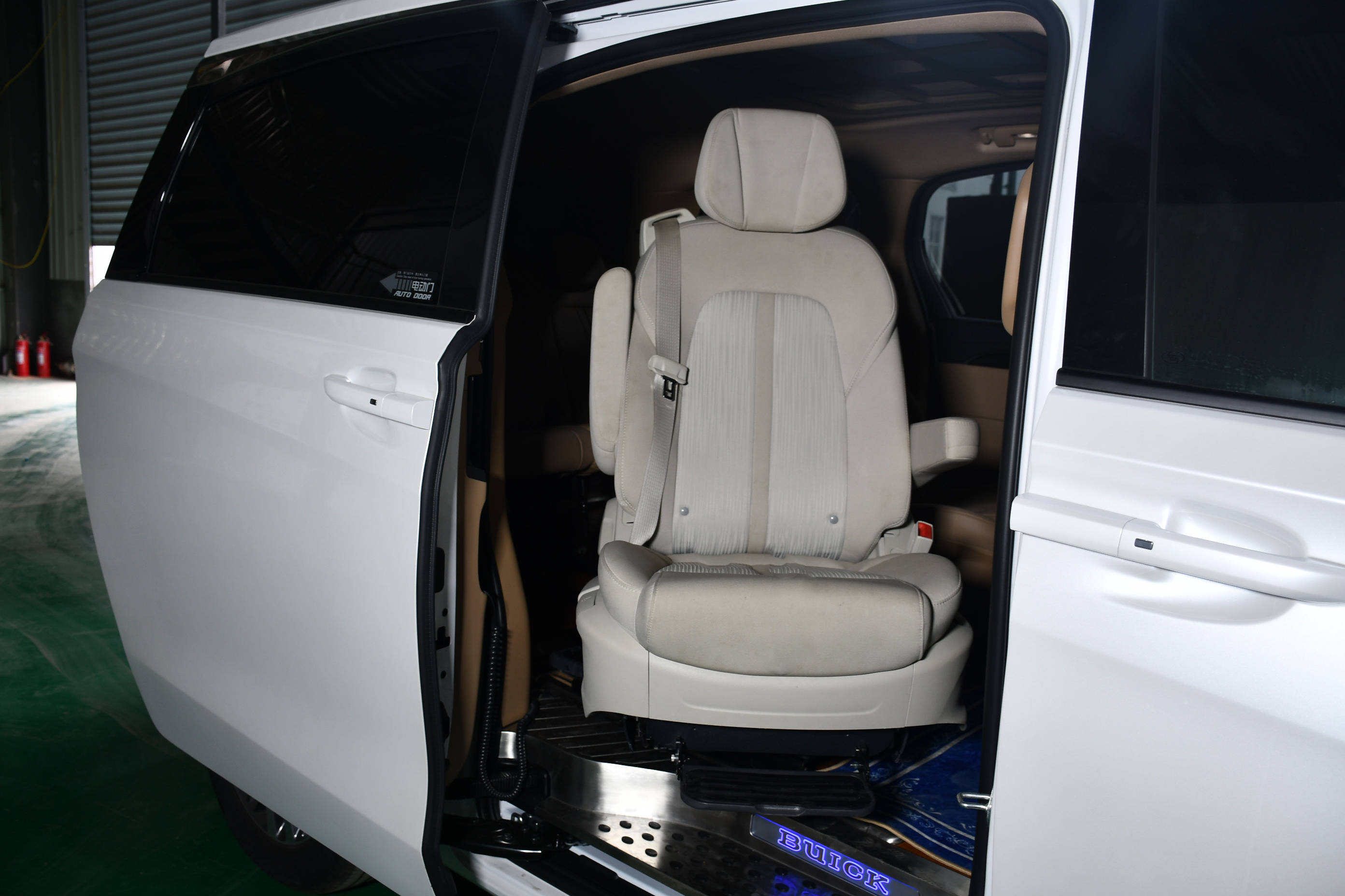 福祉车福祉座椅福祉座椅改自动升降座椅装残疾人汽车座椅gl8福祉版