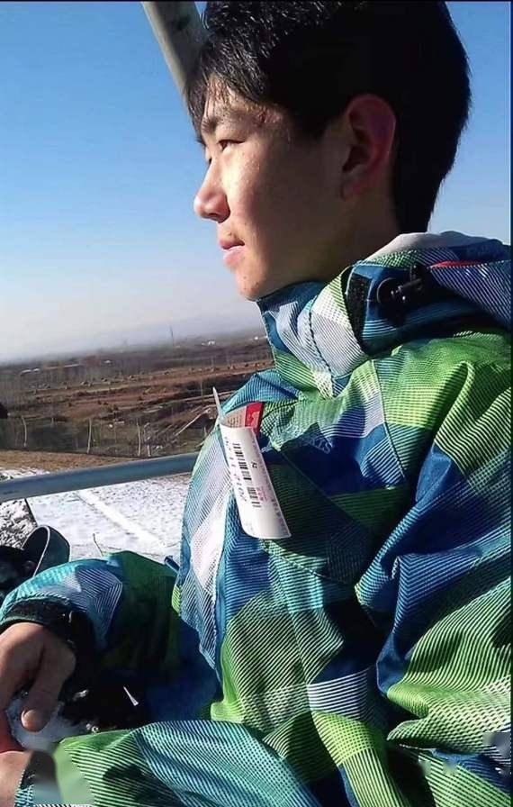 走近冬奥张嘉豪坦然接受失败也是一种成长