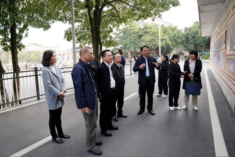 共青团广西区委书记蒙启鹏率队到都安开展工作调研_情况_建设_生活