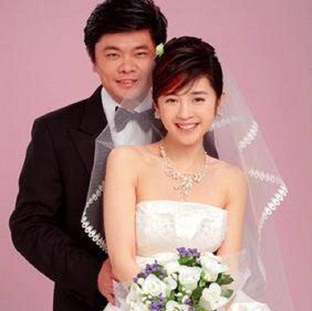 前央视主持人许戈辉:挺孕肚嫁富商,丈夫为她花1亿离婚_丁健_妻子_爱情