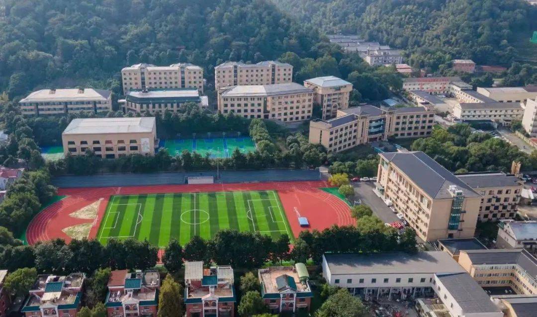 让学生拥有更加美好的人生杭州东方中学打造洁美校园