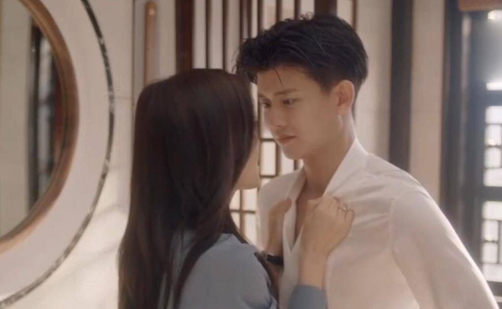 笑死在花絮里,白鹿吻戏暴露"流氓"本性,任嘉伦大喊耍流氓_一生一世