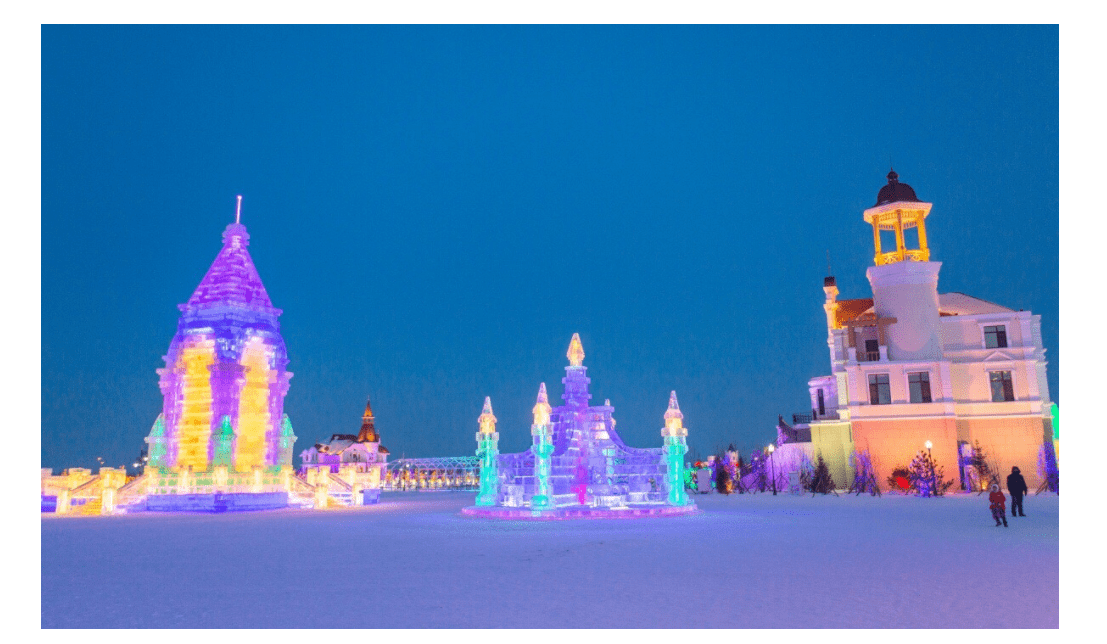 哈尔滨光怪陆离的冰雪王国