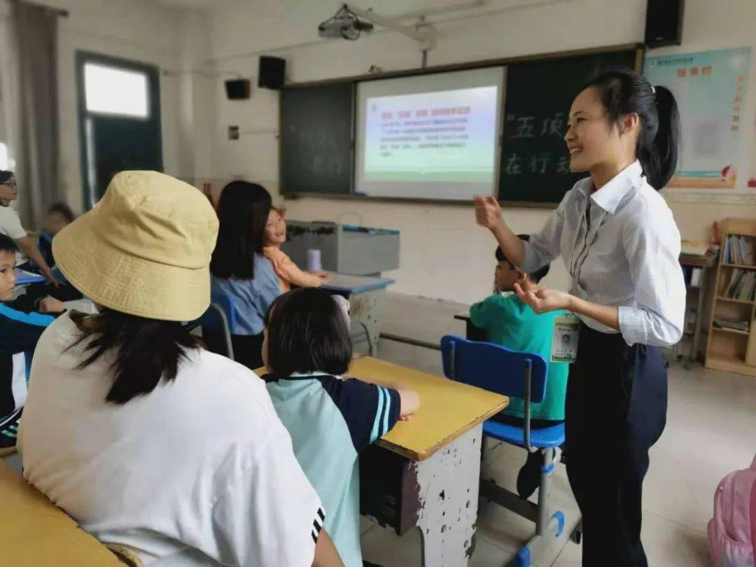 海南鲁迅中学附属小学图片