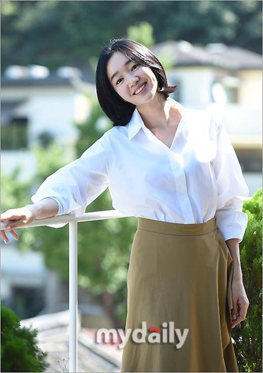 mdphoto韩国女艺人秀爱出席新片上流社会访谈会