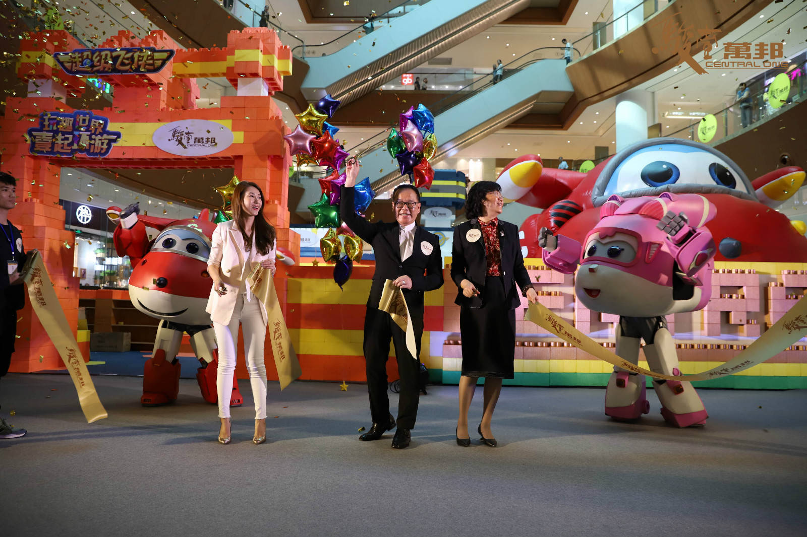 超级飞侠"乐迪&小爱"耀目亮相广州骏壹万邦广场 全场挤满小粉丝