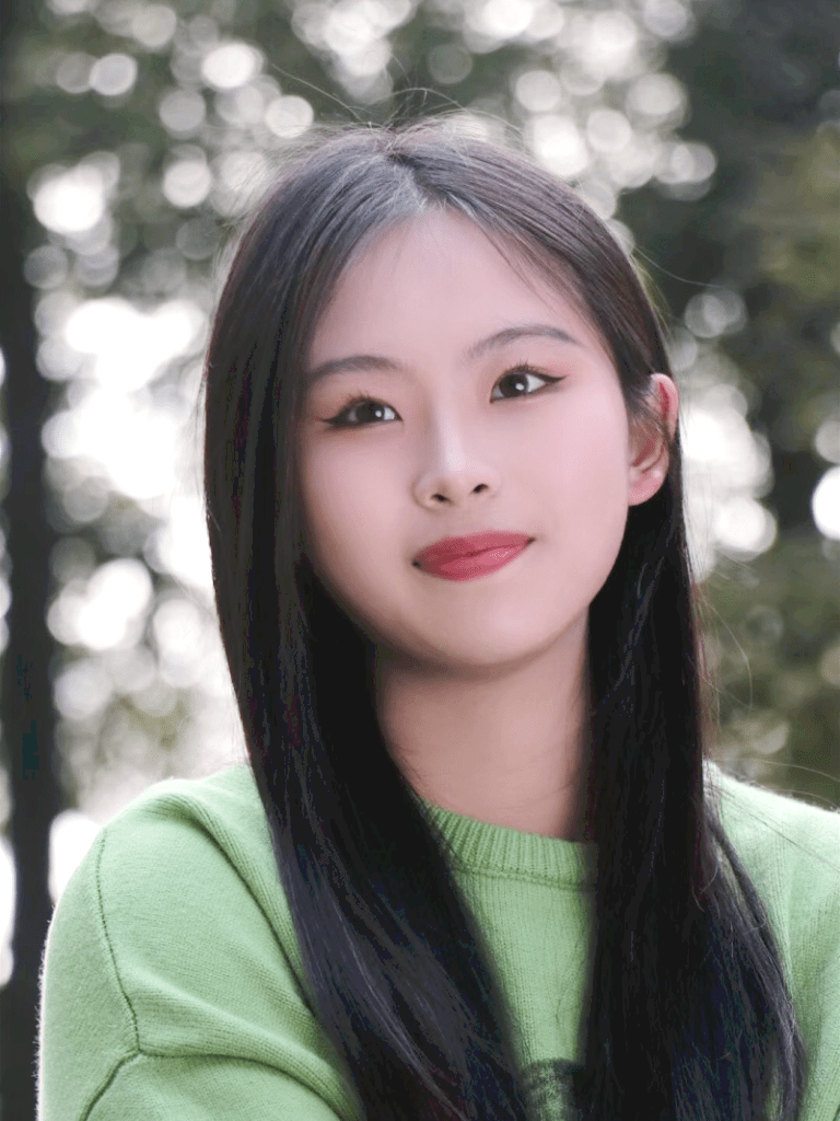 主播简介:方伊雯/四川传媒学院有声语言艺术学院学生 /坚定理想,一直