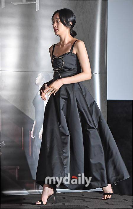 mdphoto韩国艺人朴海日秀爱出席新片上流社会试映